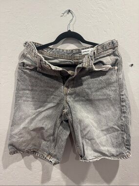 Bershka Women’s Light Gray Washed Denim Shorts